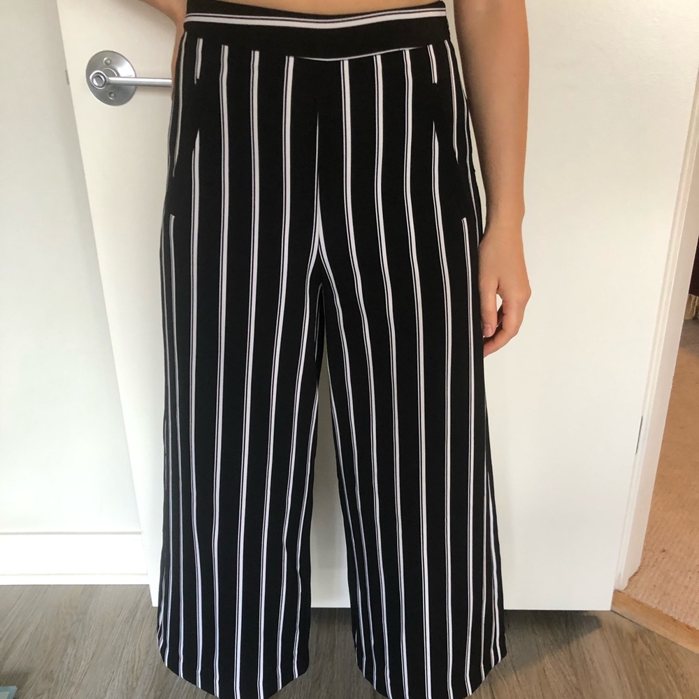 Wide-leg Crop Pants with Stripes